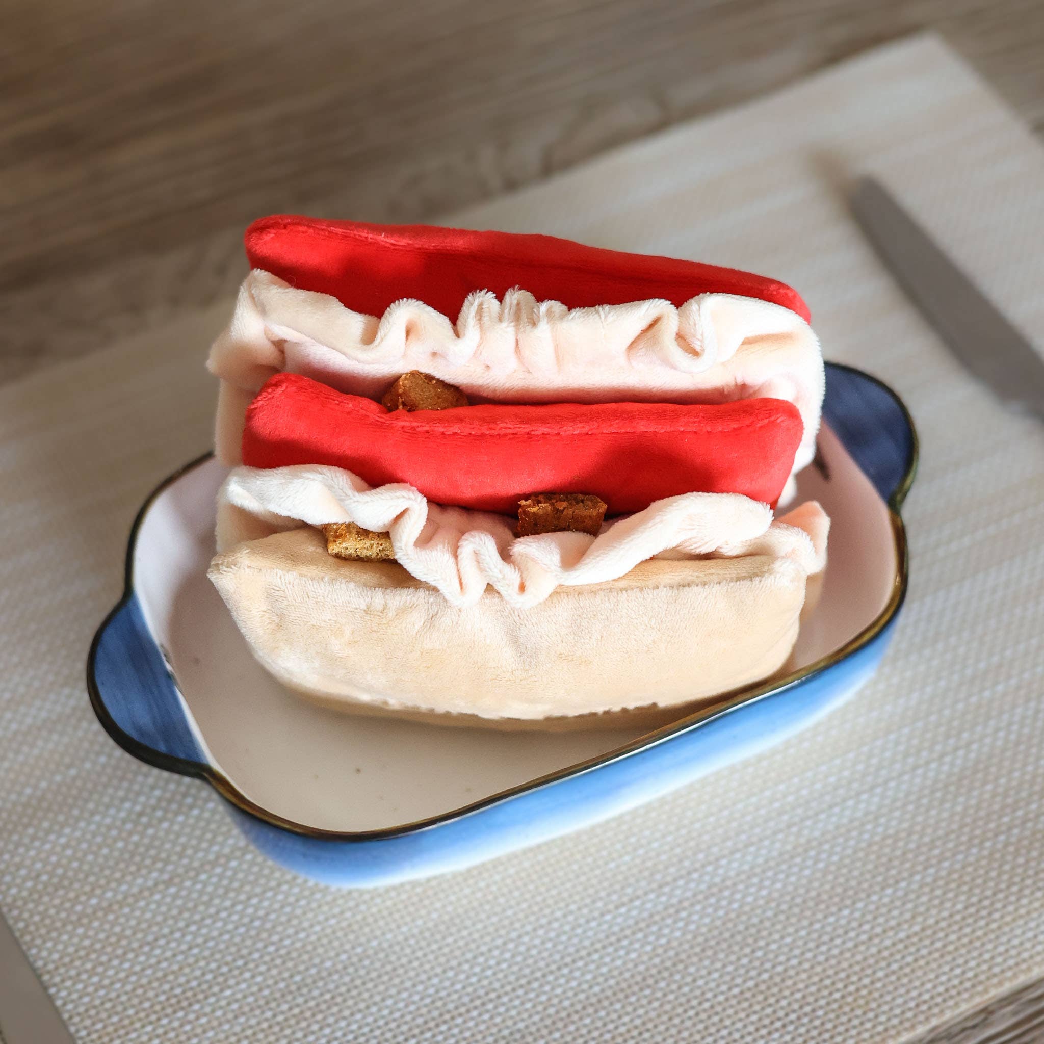 Lasagna Forage Toy